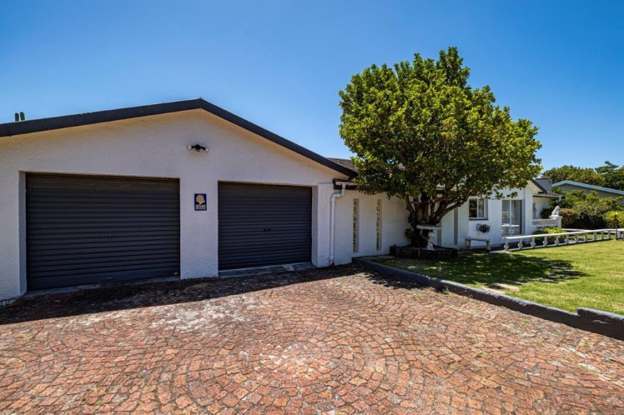 5 Bedroom Property for Sale in Woodlands Eastern Cape